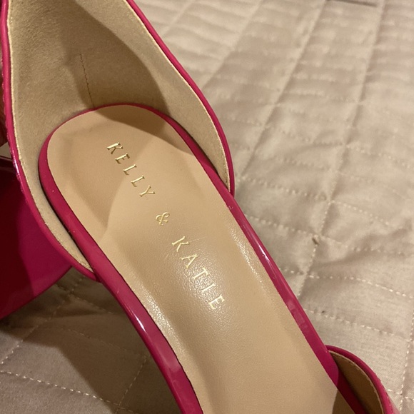 Kelly & Katie pink synthetic sandal. - Picture 16 of 16